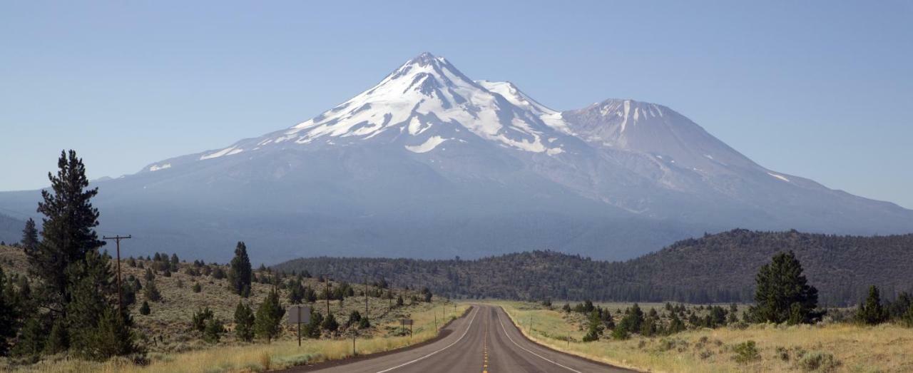 Inn At Mount Shasta Kültér fotó